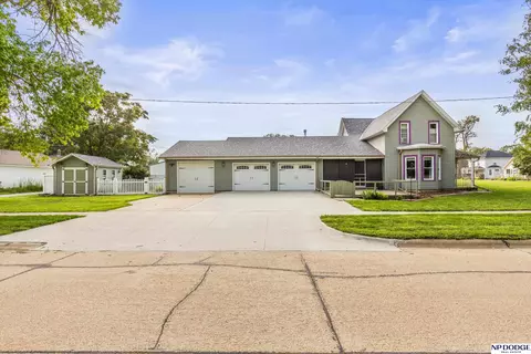 1407 Grant St, Blair, NE 68008