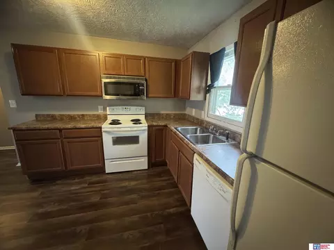 Kitchen - 1600-1602 Park St, Beatrice, NE 68310 photo 4 of 4