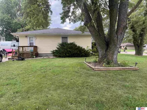 Exterior - 1600-1602 Park St, Beatrice, NE 68310 photo 1 of 1