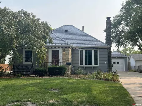 3741 H St, Lincoln, NE 68510