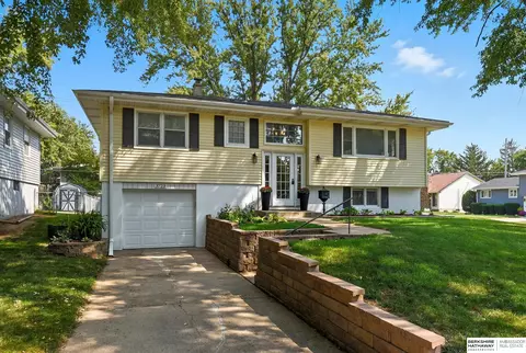3723 S 75th St, Omaha, NE 68124