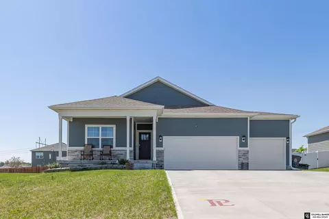 6407 Kyla Dr, Omaha, NE 68157
