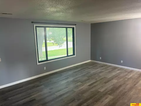 421 E 7th St, North Bend, NE 68649 photo 4