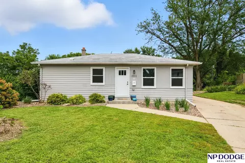 3502 Hanover Cir, Omaha, NE 68112