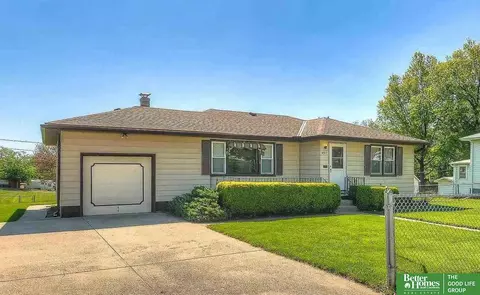 4317 S 37th St, Omaha, NE 68107