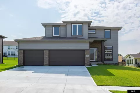 12635 Carpenter St, La Vista, NE 68138