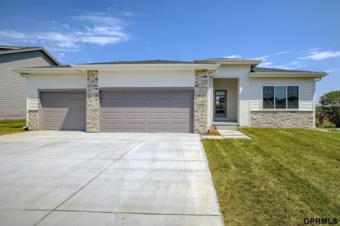 11003 N 169 St, Bennington, NE 68007
