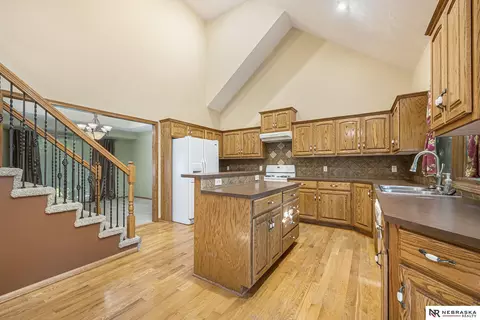 605 Ruby Rd, Papillion, NE 68133 photo 7