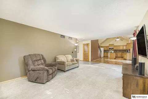 605 Ruby Rd, Papillion, NE 68133 photo 10