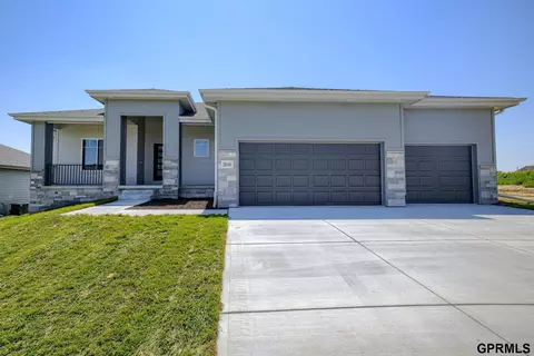 12768 Mormon St, Omaha, NE 68142