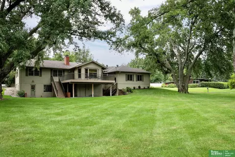 1705 S 116th St, Omaha, NE 68144
