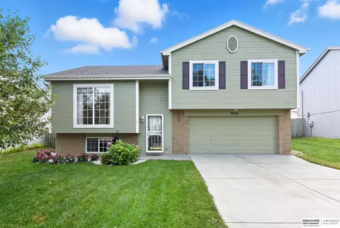7969 Morris St, Omaha, NE 68122