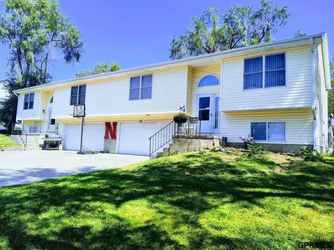 3100-02 N 12th St, Lincoln, NE 68521