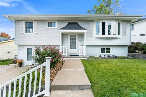 5014 Trail Creek Ave, Omaha, NE 68157