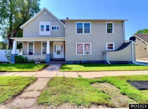 335-337 6th St, Fremont, NE 68025