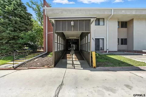 2820 N 66th Ave #219, Omaha, NE 68104
