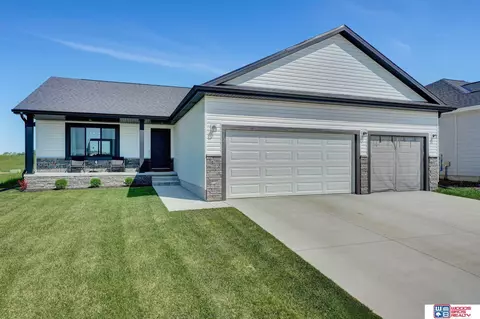 912 W El Alameda St, Lincoln, NE 68523