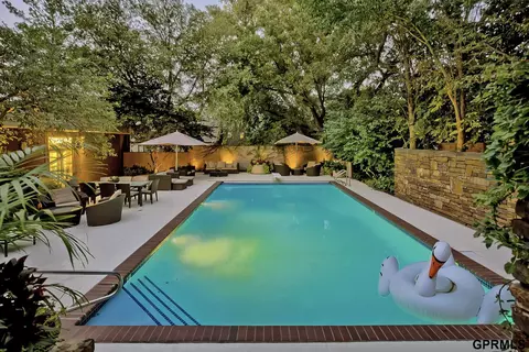 3105 Armbrust Dr, Omaha, NE 68124