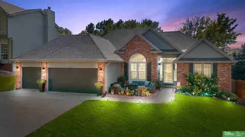 17533 K St, Omaha, NE 68135