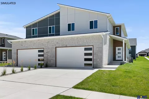 10838 Legends Ln, Lincoln, NE 68527