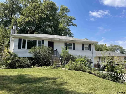 4324 81 Avenue Cir, Omaha, NE 68134