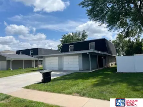 4411-4415 Colfax Cir, Lincoln, NE 68504