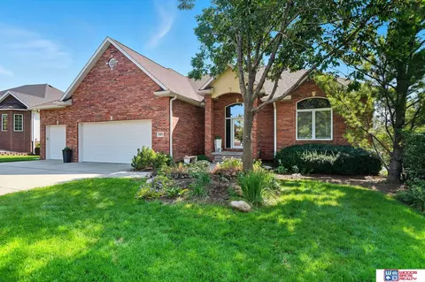 2525 Wilderness Ridge Cir, Lincoln, NE 68512