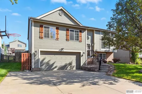 16934 Grand Ave, Omaha, NE 68116