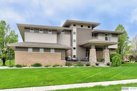 10810 S 172 St, Omaha, NE 68136