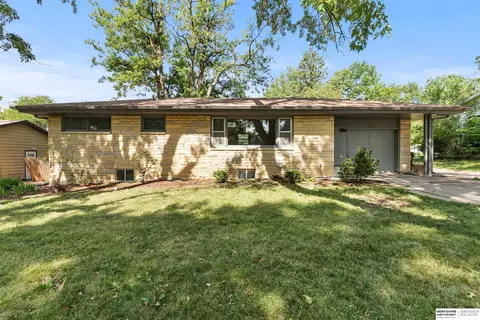 2001 Morningside Dr, Lincoln, NE 68506