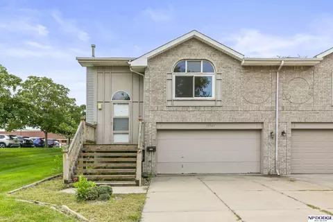 15907 Gold Cir, Omaha, NE 68130
