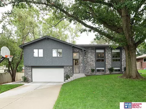1000 Cobblestone Dr, Lincoln, NE 68510