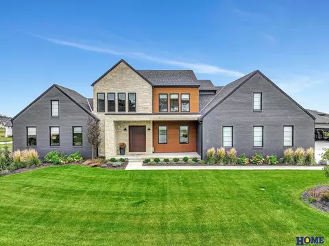 1218 S 94th St, Lincoln, NE 68520