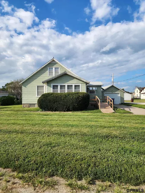 406 W Fulton St, Hooper, NE 68031