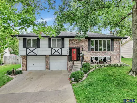 5316 S 65th Street Cir, Lincoln, NE 68516