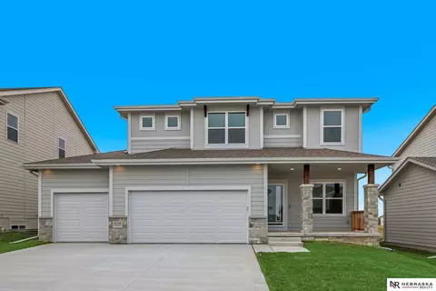 4514 S 215th Ave, Elkhorn, NE 68022