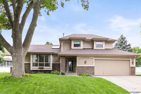 1206 Castana Cir, Papillion, NE 68046