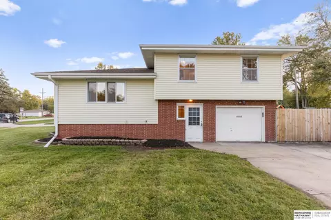 8503 Hamilton St, Omaha, NE 68114