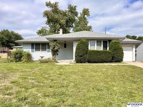 7624 Ridge Ave, Omaha, NE 68124