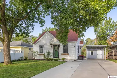 3831 S 57 St, Lincoln, NE 68506