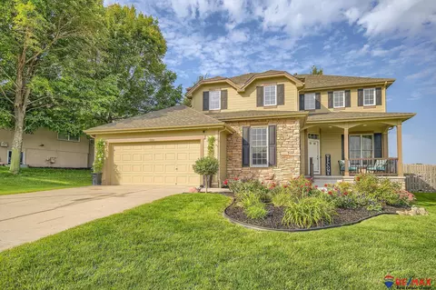 550 S 188th Avenue Cir, Elkhorn, NE 68022