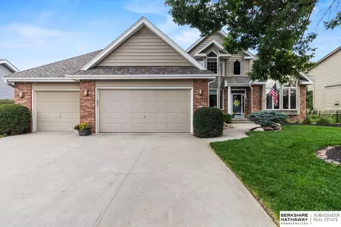 423 S 162nd St, Omaha, NE 68118
