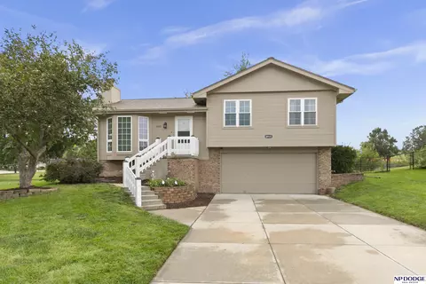 8919 S 142 Avenue Cir, Omaha, NE 68138