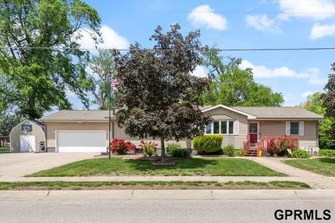 610 Ave Q, Carter Lake, IA 51510
