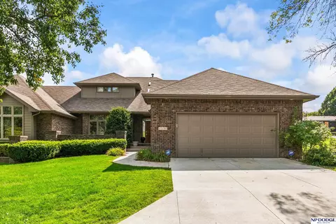 1330 N 97 Plz, Omaha, NE 68114