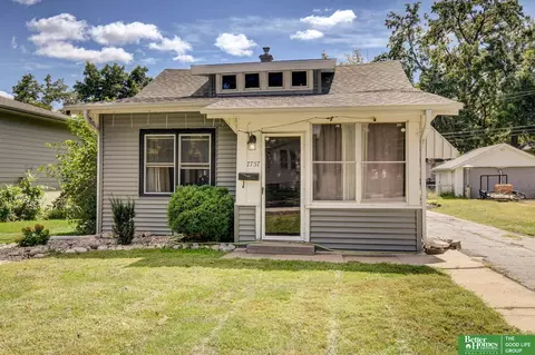 7757 Oakwood St, Ralston, NE 68127
