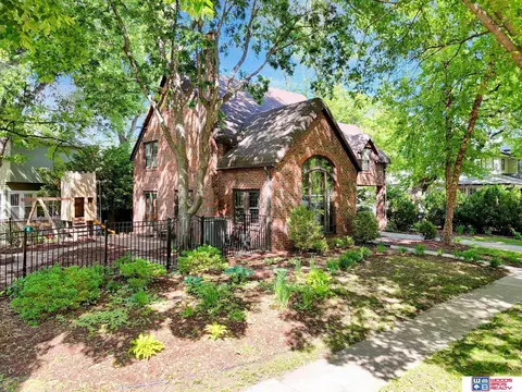 2808 Stratford Ave, Lincoln, NE 68502