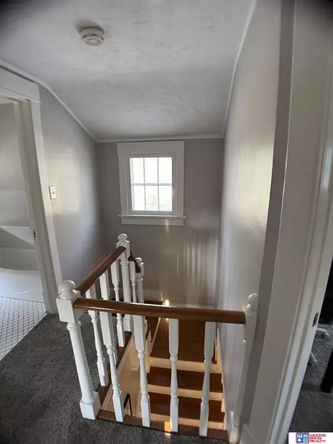 Entry Way - 522 N 12th St, Beatrice, NE 68310 photo 3 of 4