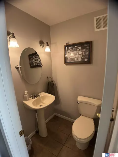 Bath - 522 N 12th St, Beatrice, NE 68310 photo 1 of 5