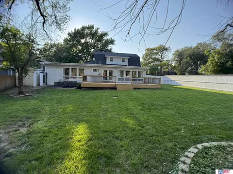Exterior - 522 N 12th St, Beatrice, NE 68310 photo 2 of 5